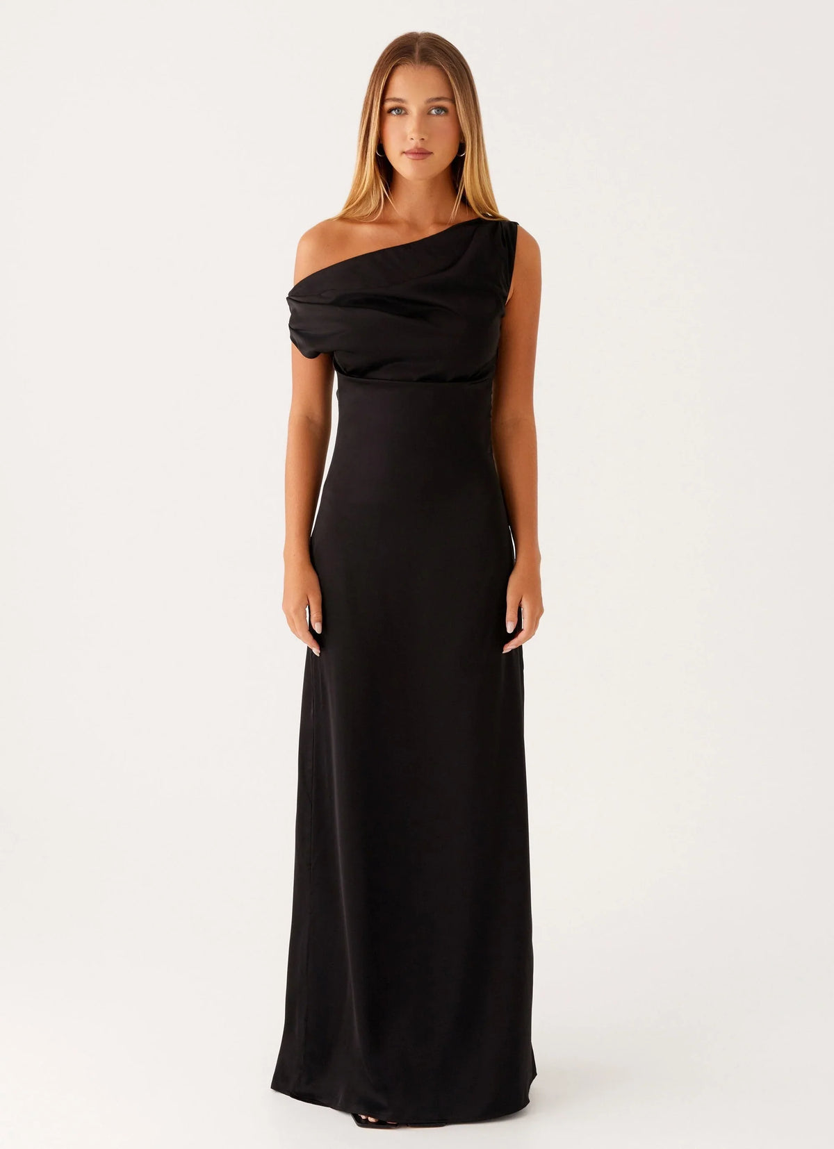 Éva Long Satin Dress Elegant Crystal