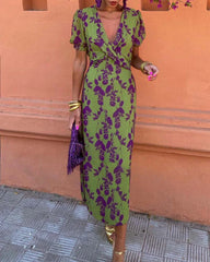 Elegant and Flattering Dress with Puff Sleeves for Women